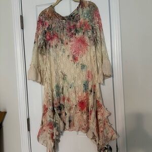 Origami‎ Elegant Floral Lace Tunic with Asymmetrical Hem